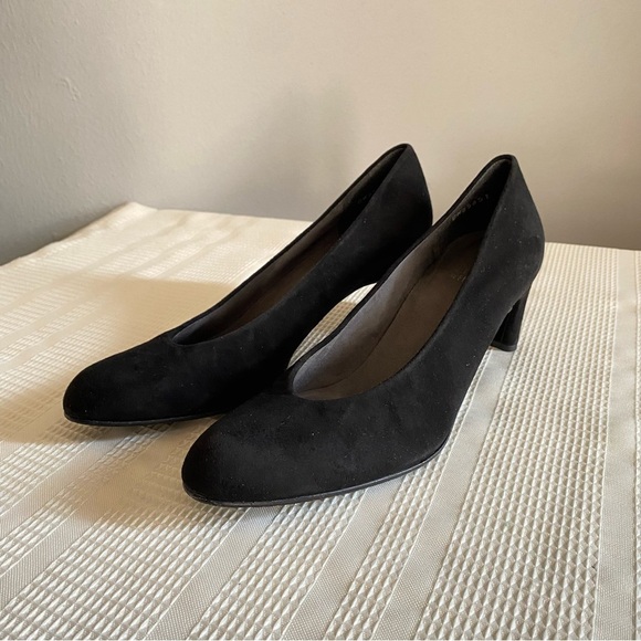 Stuart Weitzman Chipmunk Suede Pumps - Picture 1 of 8